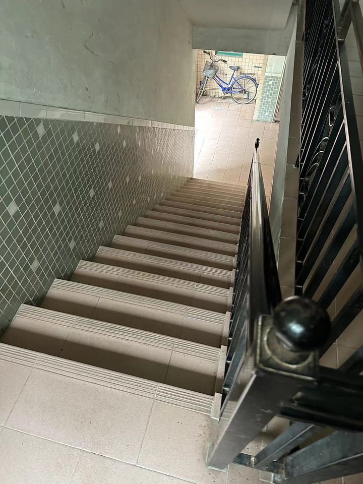 中山市火炬开发区孙文东路丽港城丽都置信白领公寓1座404房法拍房图片2