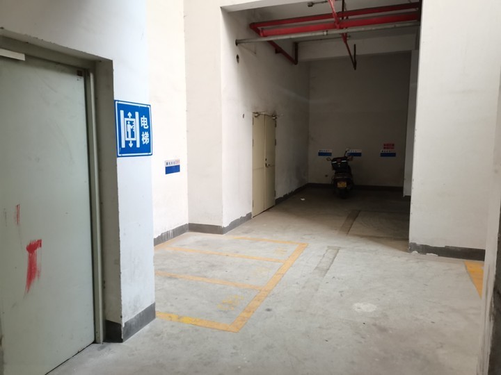 广东省中山市黄圃镇兴圃大道中38号奥城花园21-23\30-31幢地下车库093号摩托车位法拍房图片3