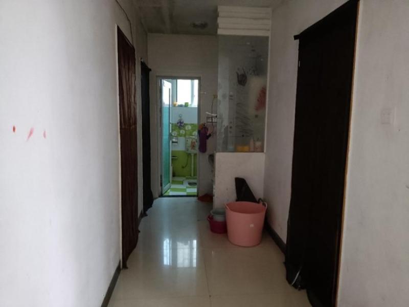 郴州市苏石路16号东方新城三期南苑11栋202房法拍房图片4