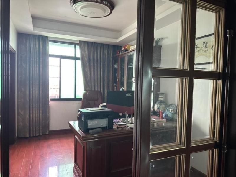 衡阳县西渡镇城西路110号越富家园A栋1601室法拍房图片3