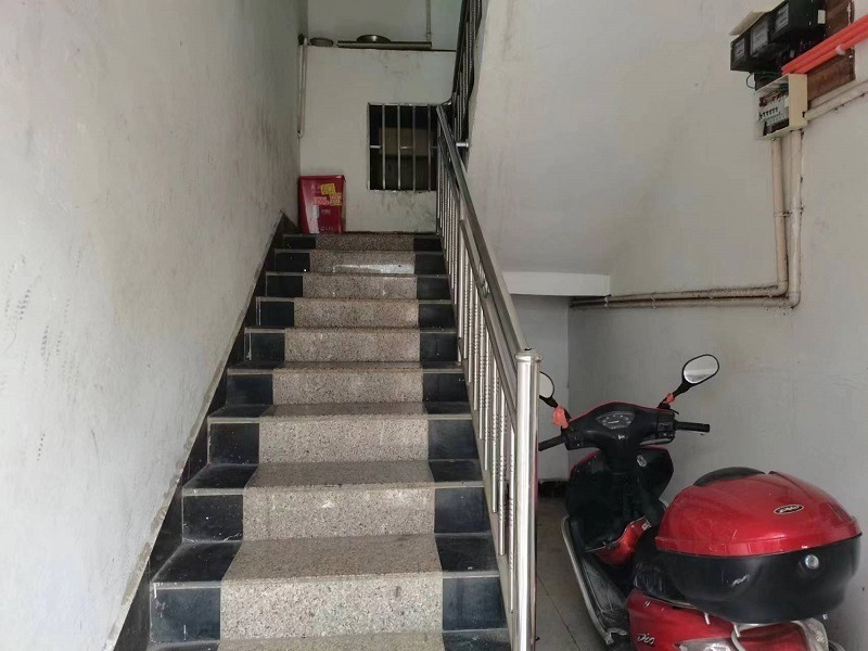 郴州市桂阳县金叶路（太园里地段）201户法拍房图片1