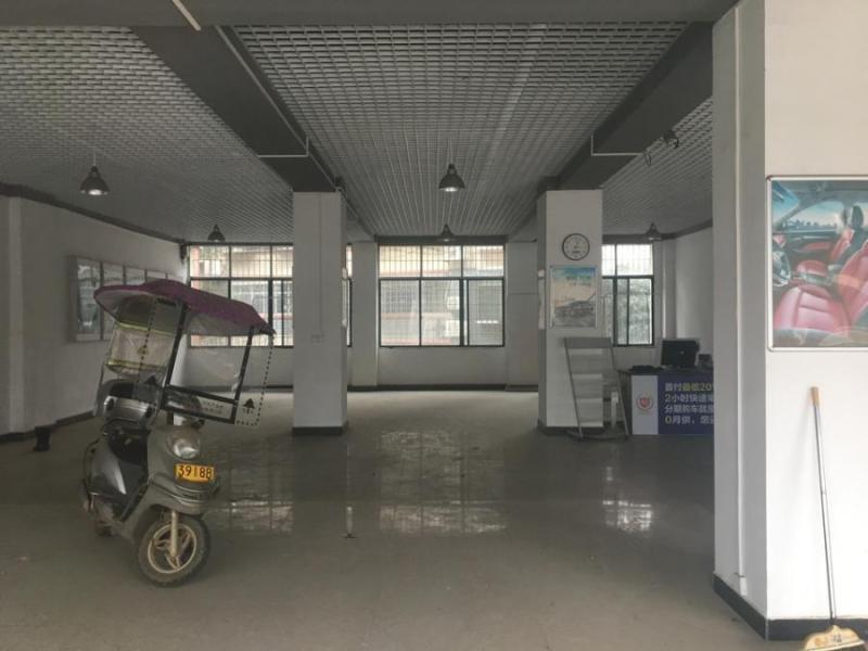 衡东县城关镇滨江公园以北（恒盛花园A9#）202室法拍房图片2